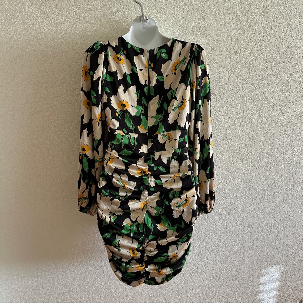 Astr Women’s Black Green Floral V-Neck Ruched Long Puff Sleeve Fitted Mini Dress - Picture 6 of 10